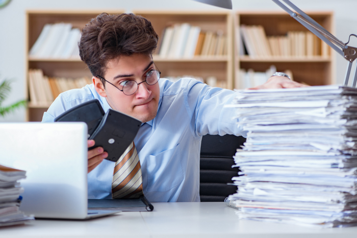 5 Clear Signs It’s Time to Hire a Bookkeeper for Your Small Business