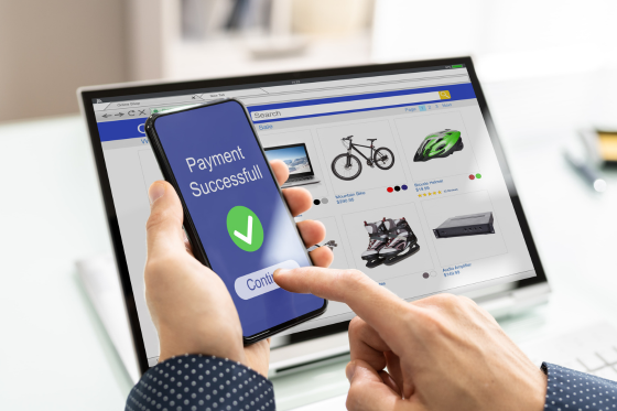 How inventory turnover shapes E-commerce liquidity