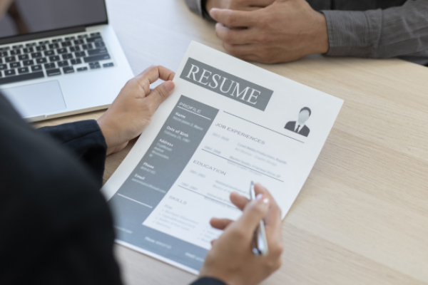 Reading recruitment agency financials to understand the stability of future revenue